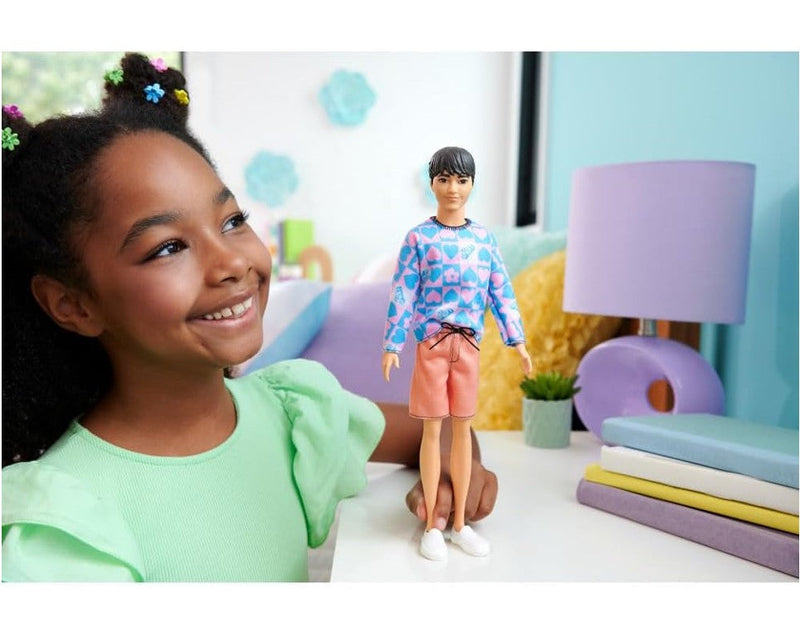 Boneco Ken Fashionista Asiático Camisa Rosa E Azul - Mattel